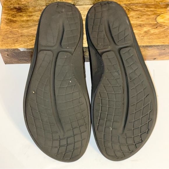 Oofos OOlala Womens Sz 9 Slide Flip Flop Recovery Comfort Black Sandals - Picture 7 of 8